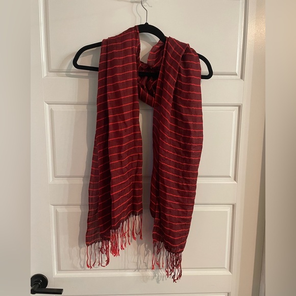 Red stripped scarf - Picture 2 of 2